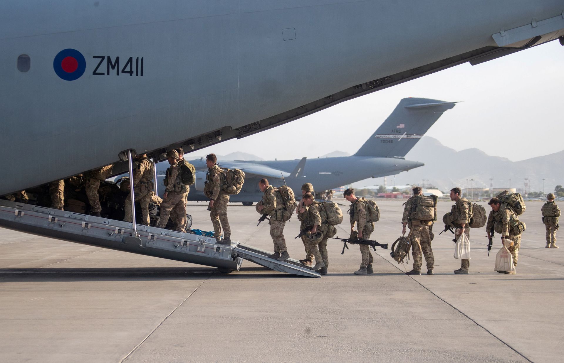 UK military personnel board an A400M aircraft departing Kabul, Afghanistan August 28, 2021 UK military personnel board an A400M aircraft departing Kabul, Afghanistan August 28, 2021 - Sputnik International, 1920, 19.09.2021