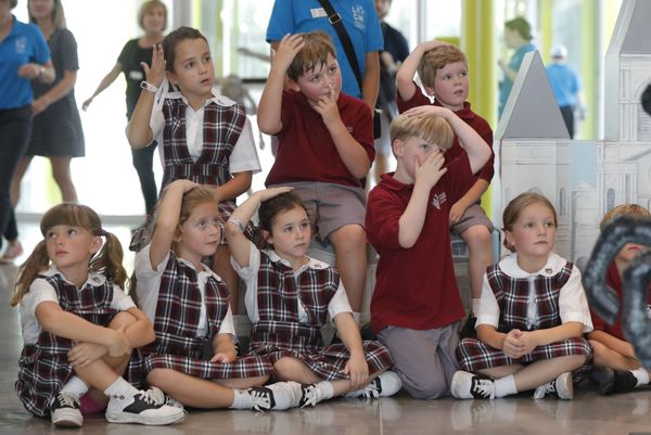 Children from a Christian Brother's School follow instructions from a volunteer during a preview of the Louisiana Children's Museum at its new location in City Park in New Orleans, Tuesday, 27 August 2019. - Sputnik International