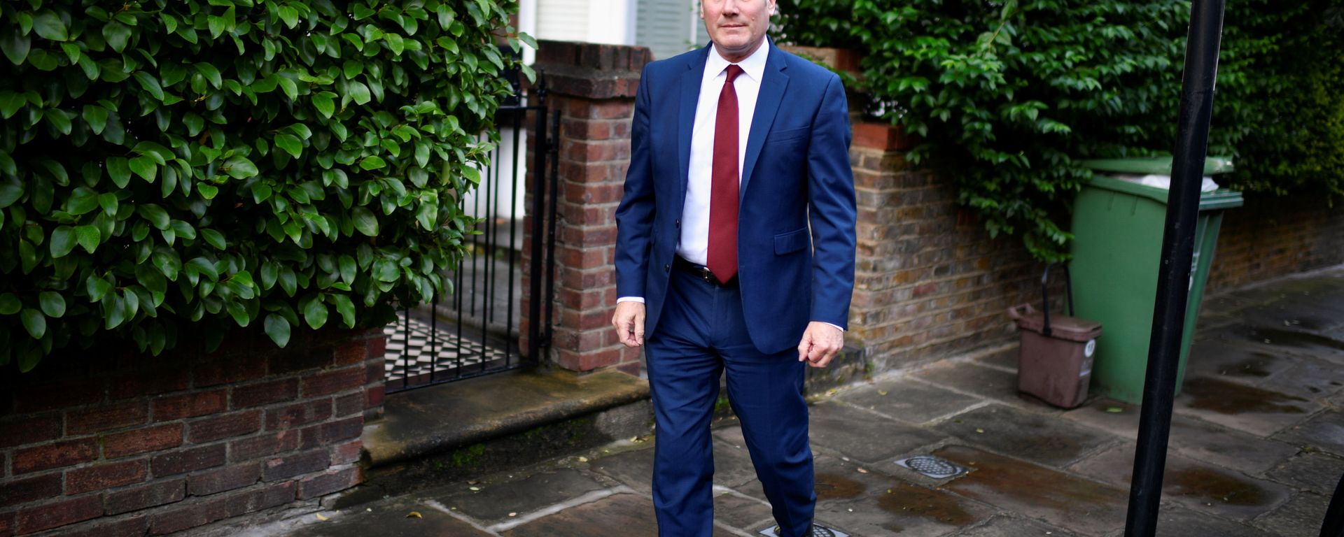 Britain's Labour Party leader Keir Starmer leaves his home in London - Sputnik International, 1920, 01.09.2021