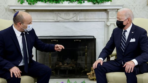 US President Joe Biden and Israel's Prime Minister Naftali Bennett chat during a meeting in the Oval Office at the White House in Washington, US on 27 August 2021. - Sputnik International