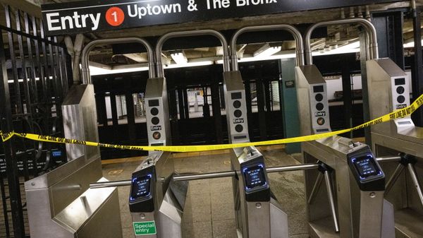 Tape warns commuters not to enter a closed subway station at 28th street, which was heavily flooded when the remnants of Tropical Storm Ida brought drenching rain and the threat of flash floods to parts of the northern mid-Atlantic, in New York City, U.S., September 2, 2021. - Sputnik International