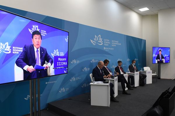 Participants of the Russia-Japan business dialogue at the Eastern Economic Forum in Vladivostok. Chairman of the Japan Association for Trade with Russia and Newly Independent States (ROTOBO), advisor to Mitsui & Co Masami Iijima. - Sputnik International