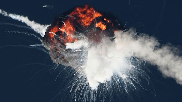 Firefly Aerospace's first Alpha rocket suffered a catastrophic anomaly during its first launch leading to the loss of the vehicle 2 minutes, 30 seconds after liftoff from Vandenberg Space Force Base, California, U.S. September 2, 2021 - Sputnik International