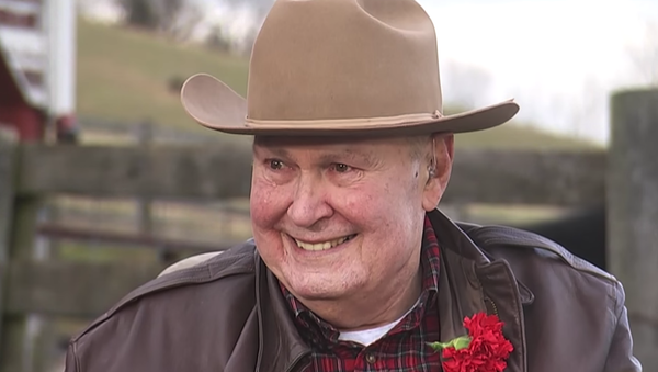 Screenshot captures image showing famed Today show weatherman Willard Scott as he officially retired from the broadcast in 2015. - Sputnik International