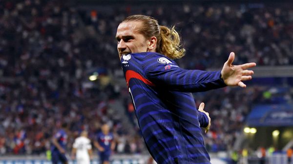 France's Antoine Griezmann celebrates scoring their second goal - Sputnik International