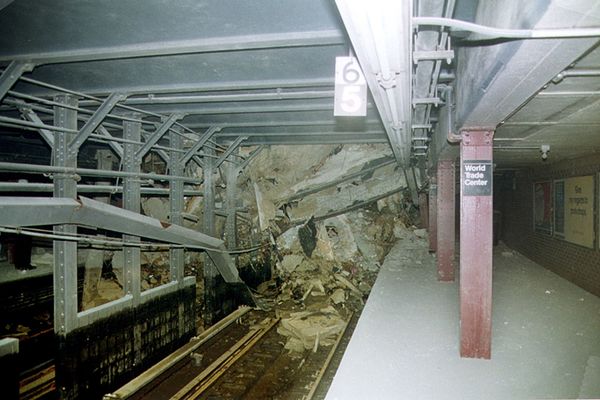 Rubble covers the tracks of the New York City subway's #1 and #9 lines in the Cortlandt Street station under the World Trade Center, in this undated photo made available in New York, on Friday, 28 September 2001. - Sputnik International