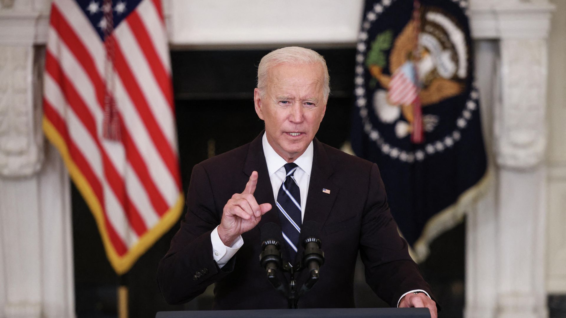 U.S. President Joe Biden speaks about combatting the coronavirus pandemic in the State Dining Room of the White House on September 9, 2021 in Washington, DC. U.S. President Joe Biden speaks about combatting the coronavirus pandemic in the State Dining Room of the White House on September 9, 2021 in Washington, DC. - Sputnik International, 1920, 18.03.2022