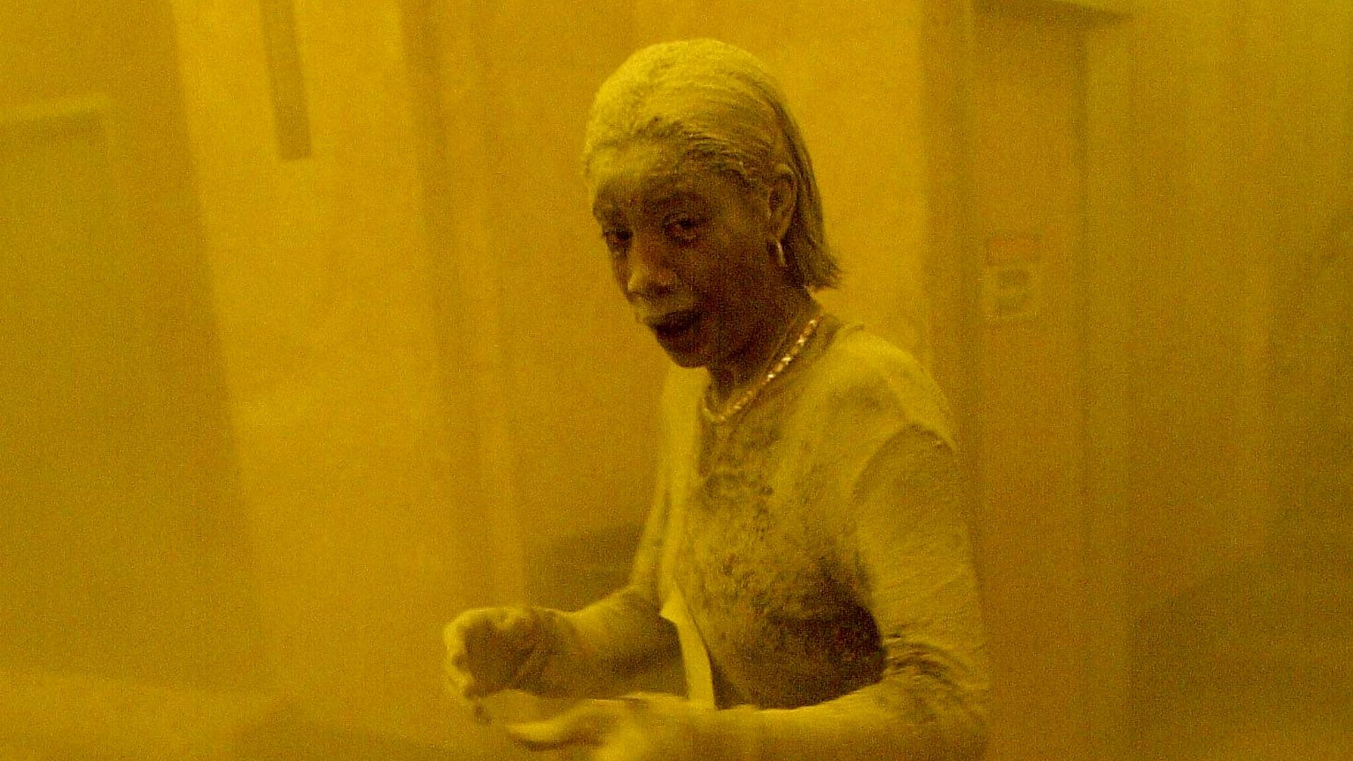 (FILES) In this file photo taken on September 11, 2001, Marcy Borders stands covered in dust as she takes refuge in an office building following the collapse of the twin towers of the World Trade Center in lower Manhattan, New York. - The remains of two more victims of 9/11 have been identified, thanks to advanced DNA technology, New York officials announced on September 8, 2021, just days before the 20th anniversary of the attacks (FILES) In this file photo taken on September 11, 2001, Marcy Borders stands covered in dust as she takes refuge in an office building following the collapse of the twin towers of the World Trade Center in lower Manhattan, New York. - The remains of two more victims of 9/11 have been identified, thanks to advanced DNA technology, New York officials announced on September 8, 2021, just days before the 20th anniversary of the attacks - Sputnik International, 1920, 11.09.2021