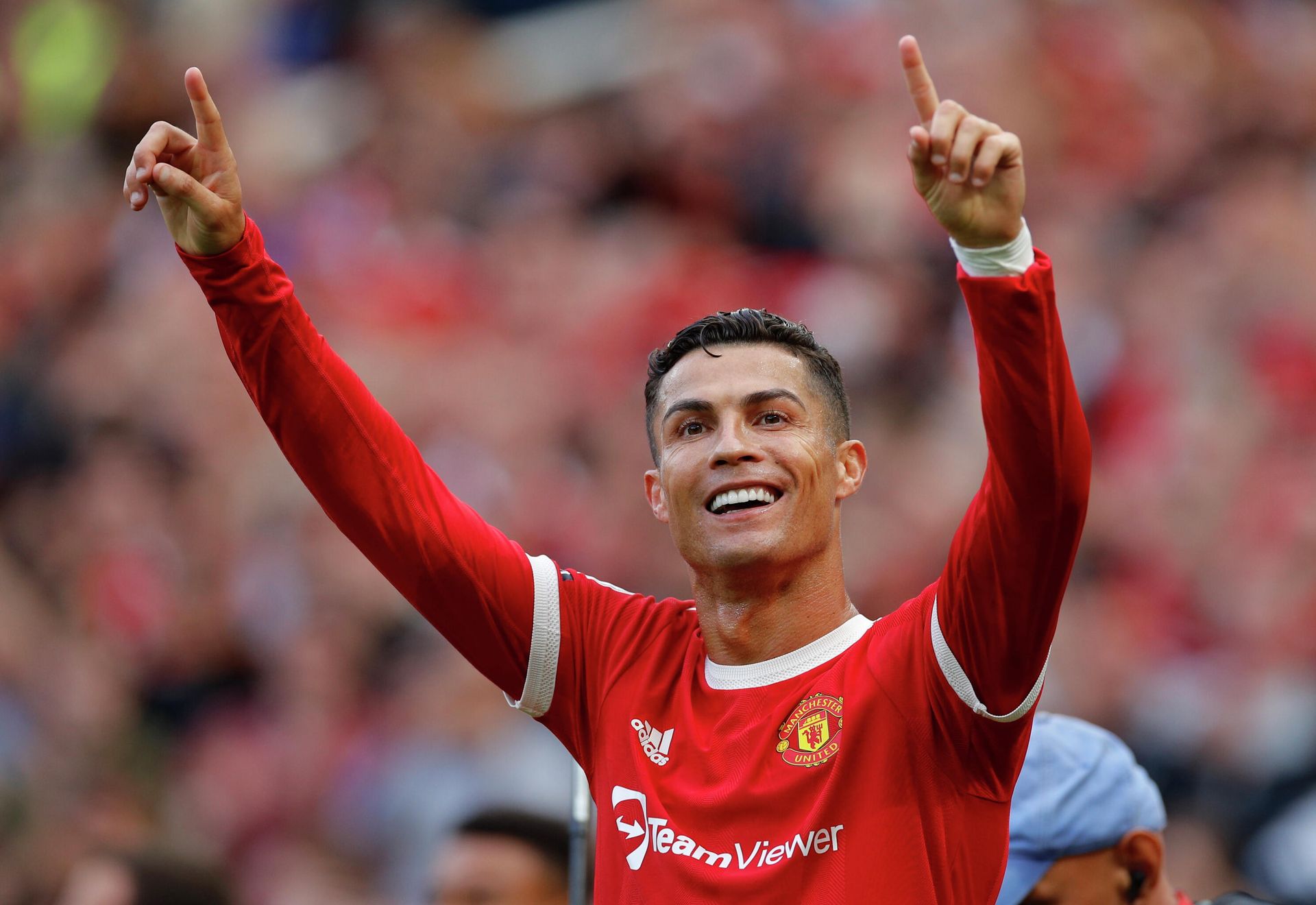 Manchester United's Cristiano Ronaldo celebrates scoring their second goal  - Sputnik International, 1920, 25.09.2021