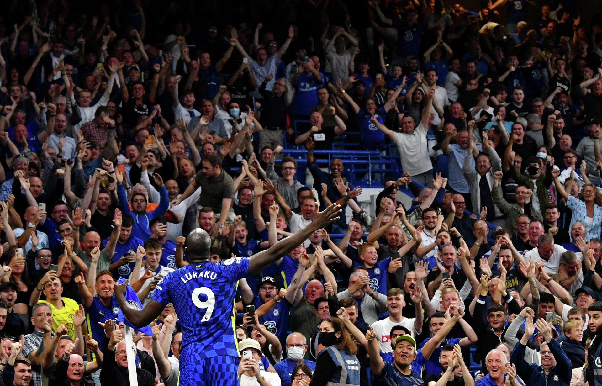 Soccer Football - Premier League - Chelsea v Aston Villa - Stamford Bridge, London, Britain - September 11, 2021 Chelsea's Romelu Lukaku celebrates scoring their third goal Soccer Football - Premier League - Chelsea v Aston Villa - Stamford Bridge, London, Britain - September 11, 2021 Chelsea's Romelu Lukaku celebrates scoring their third goal - Sputnik International, 1920, 14.09.2021