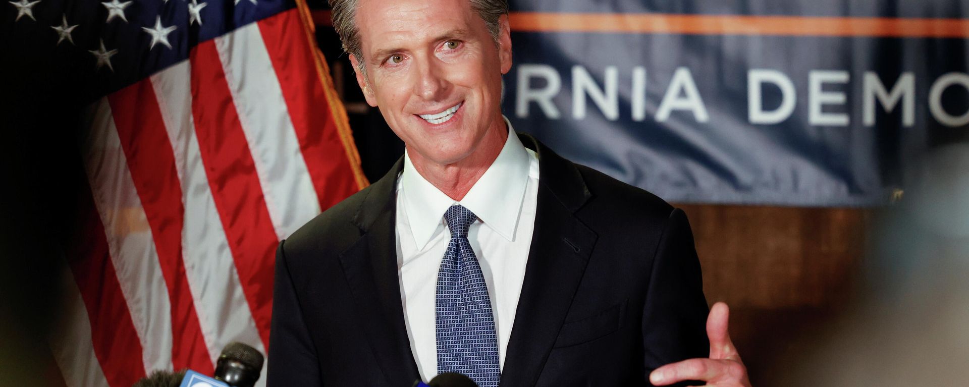 California Governor Gavin Newsom speaks after the polls close on the recall election, at the California Democratic Party headquarters in Sacramento, California, U.S., September 14, 2021 California Governor Gavin Newsom speaks after the polls close on the recall election, at the California Democratic Party headquarters in Sacramento, California, U.S., September 14, 2021 - Sputnik International, 1920, 15.09.2021