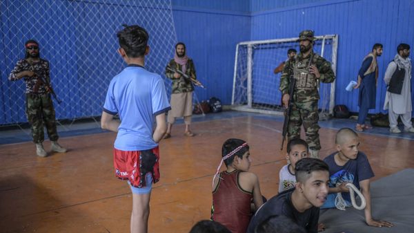 Во время визита директора Талибана по физическому воспитанию и спорту Башира Ахмада Рустамзая в спортзал в Кабуле - Sputnik International