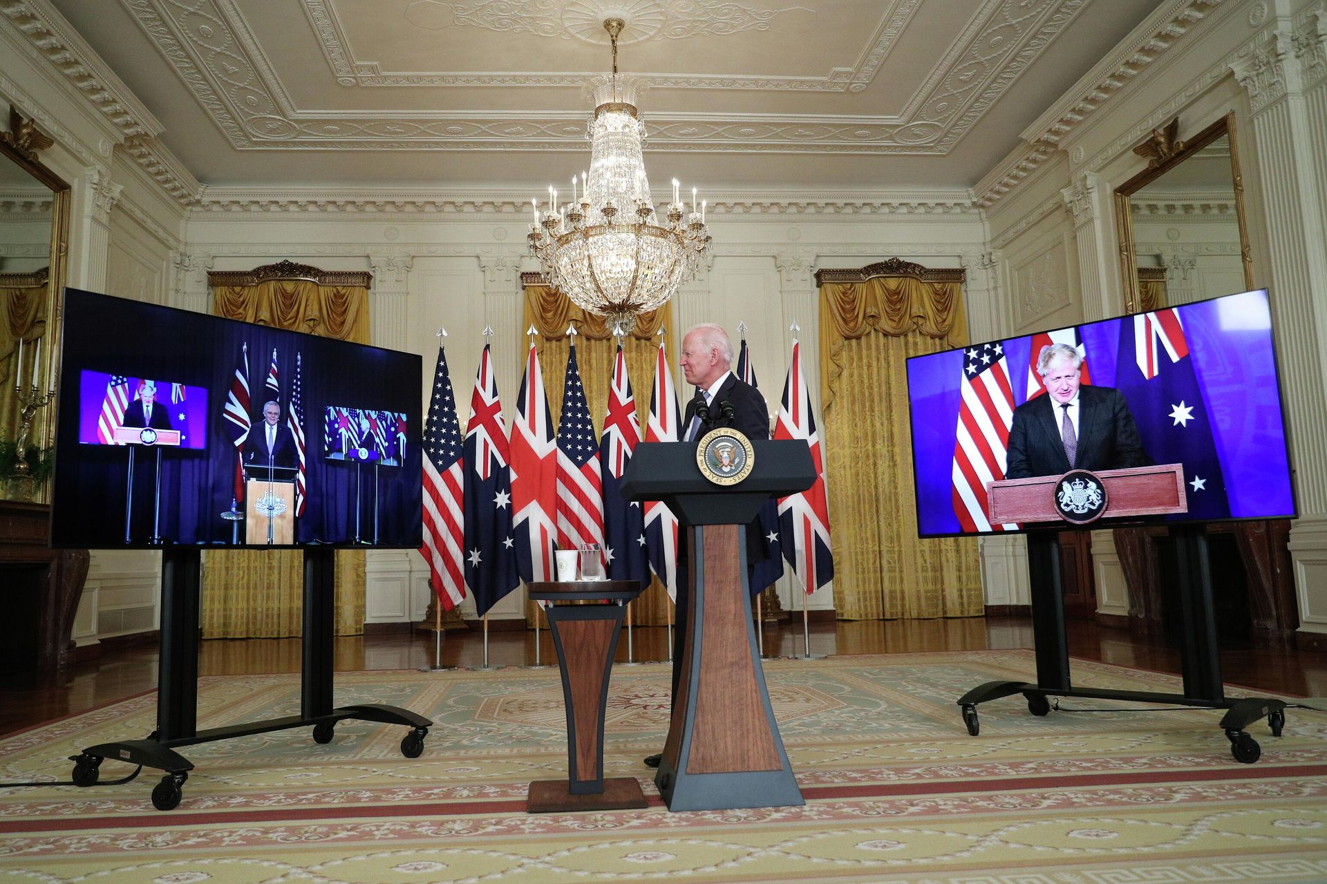 U.S. President Joe Biden delivers remarks on a National Security Initiative virtually with Australian Prime Minister Scott Morrison and British Prime Minister Boris Johnson, inside the East Room at the White House in Washington, U.S., September 15, 2021 - Sputnik International, 1920, 25.09.2021
