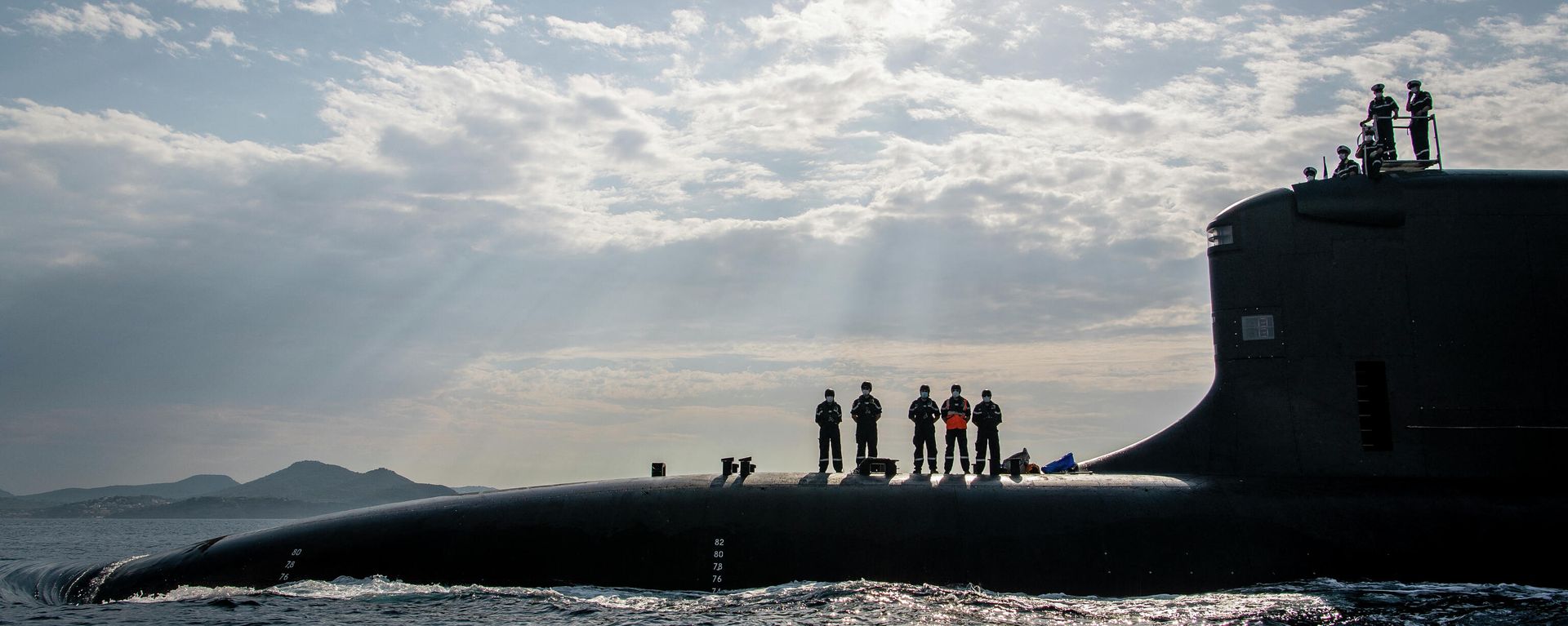 This handout picture taken on July 18, 2020 and released on October 20, 2020 by French shipbuilder Naval Group shows new French navy nuclear attack submarine Suffren, a Barracuda class, arriving at Toulon's naval base This handout picture taken on July 18, 2020 and released on October 20, 2020 by French shipbuilder Naval Group shows new French navy nuclear attack submarine Suffren, a Barracuda class, arriving at Toulon's naval base - Sputnik International, 1920, 22.09.2021