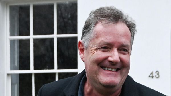 FILE PHOTO: Piers Morgan walks near his house in London - Sputnik International