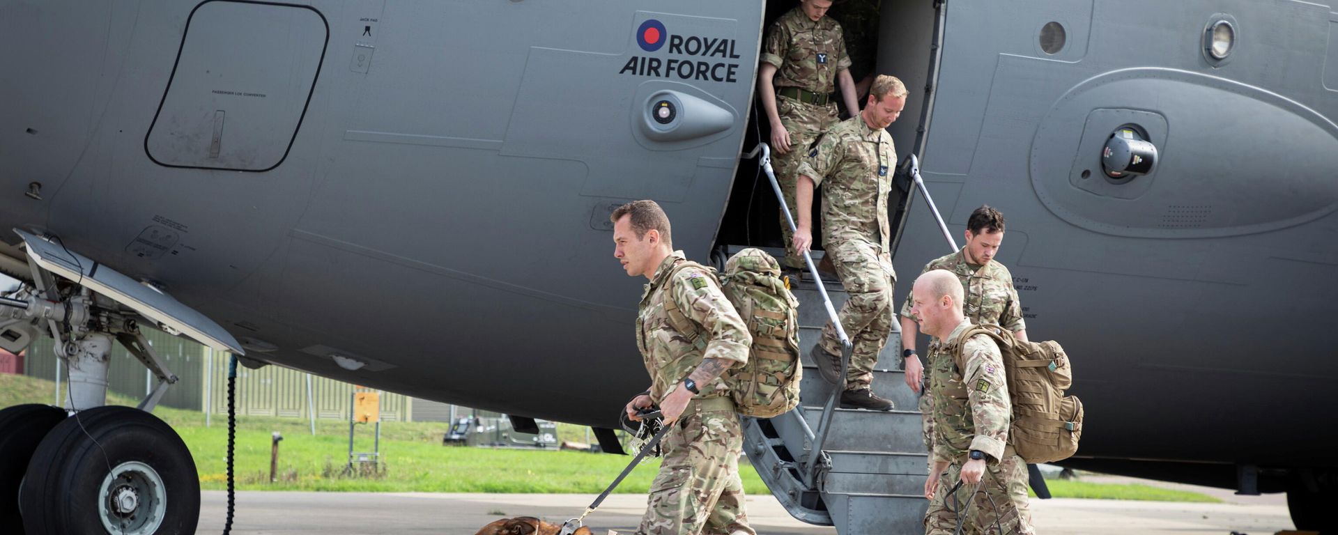 Military personnel and military dogs arrive at RAF Brize Norton base after being evacuated from Afghanistan, in Oxfordshire, Britain August 29, 2021 Military personnel and military dogs arrive at RAF Brize Norton base after being evacuated from Afghanistan, in Oxfordshire, Britain August 29, 2021 - Sputnik International, 1920, 17.09.2021