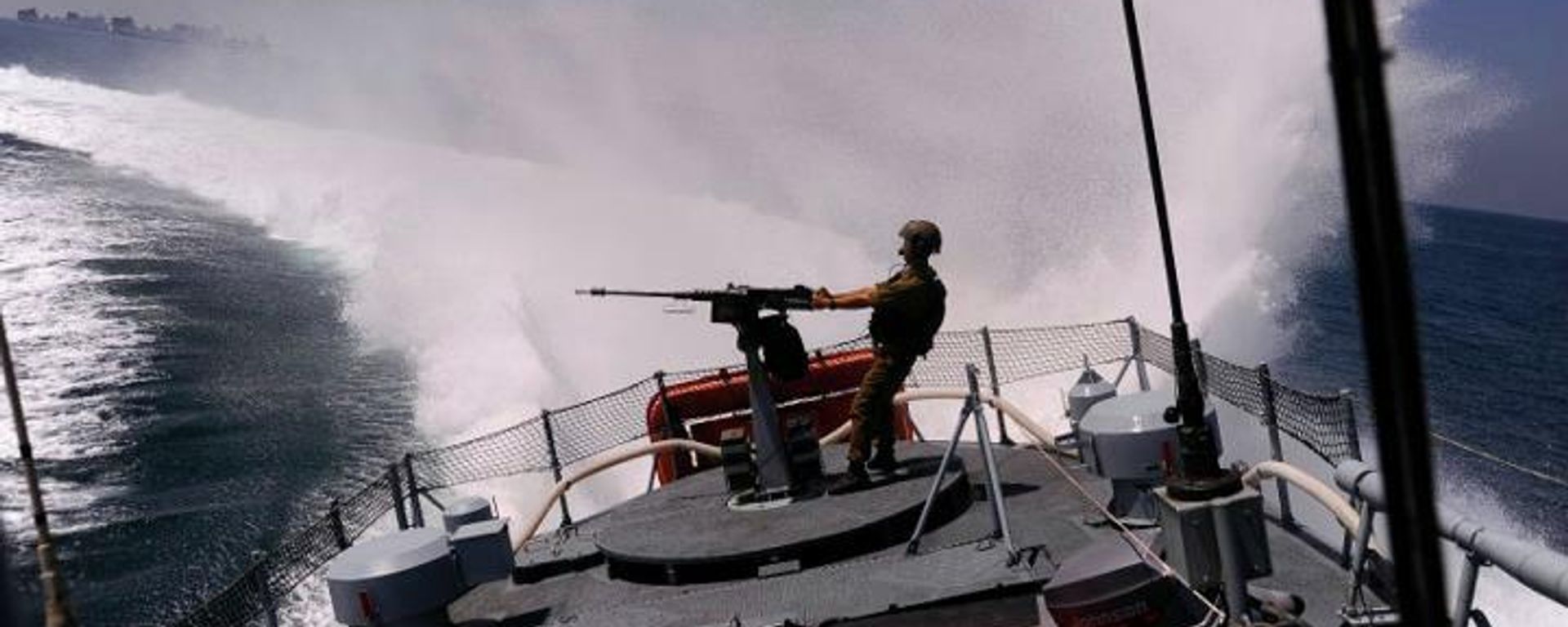 The Israeli Navy defends Israel's longest border - it's Mediterranean shore, as well the port of Eilat in the Gulf of Aqaba in the Red Sea
The Israeli Navy defends Israel's longest border - it's Mediterranean shore, as well the port of Eilat in the Gulf of Aqaba in the Red Sea - Sputnik International, 1920, 26.09.2022