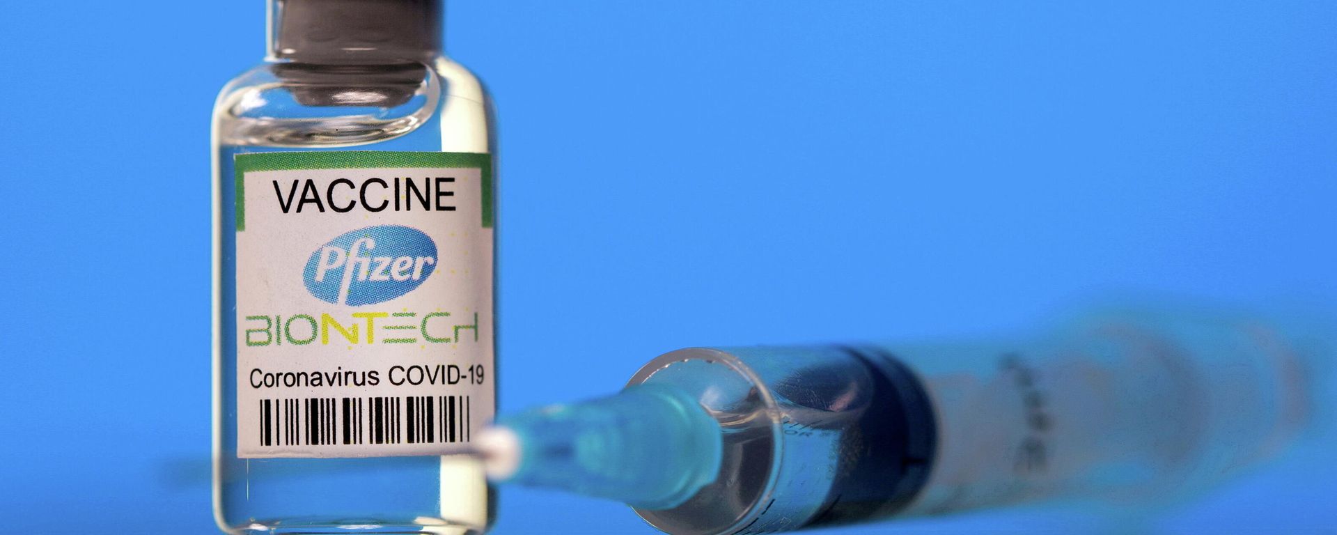 A vial labelled with the Pfizer-BioNTech coronavirus disease (COVID-19) vaccine is seen in this illustration picture taken March 19, 2021. - Sputnik International, 1920, 22.09.2021