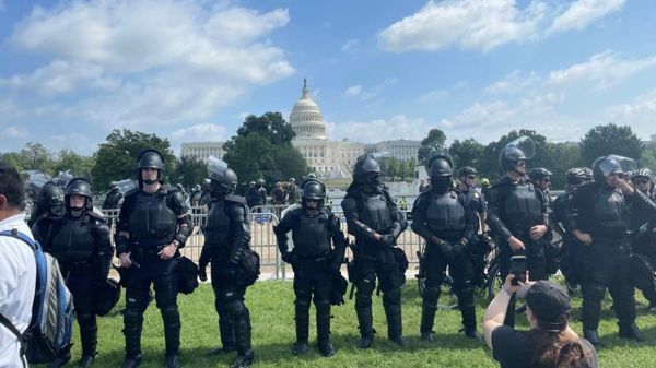 People gathered in DC on September 18 to participate in the Justice for J6 rally in support of people arrested after the January 6 riot - Sputnik International