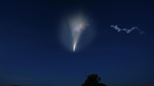 The Inspiration 4 civilian crew aboard a Crew Dragon capsule and SpaceX Falcon 9 rocket launches from Pad 39A at the Kennedy Space Center in Cape Canaveral, Florida, September 15, 2021. - Sputnik International