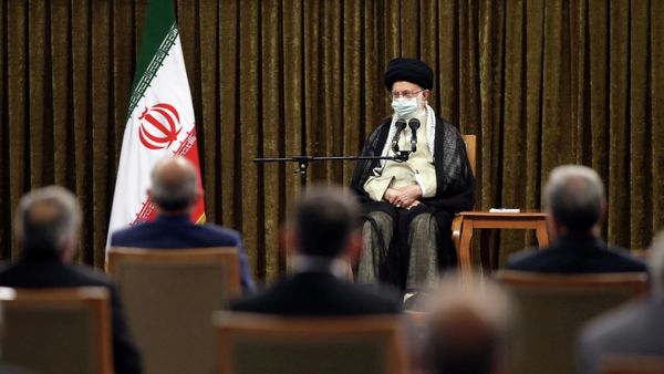 Iran's Supreme Leader Ayatollah Ali Khamenei meets with Iran's President Ebrahim Raisi and his cabinet members, in Tehran, Iran August 28, 2021. - Sputnik International