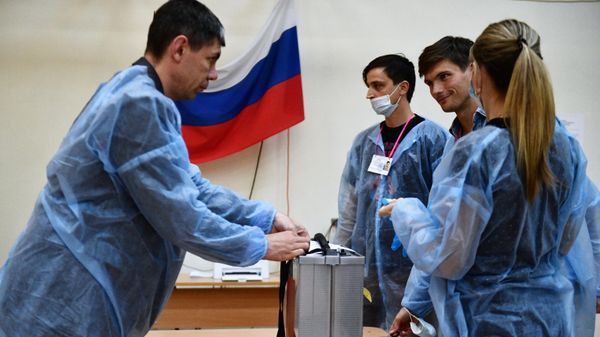 Voter Turnout in Russian Parliamentary Elections Exceeds 45% - Sputnik International