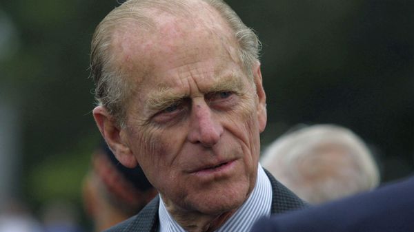 The Duke of Edinburgh Prince Philip talks to ex-servicemen during a wreath-laying ceremony commemorating the 80th anniversary of the Malta Branch of the British Legion at Malta's Cenotaph War Memorial in Floriana, outside Valletta April 29, 2001 - Sputnik International