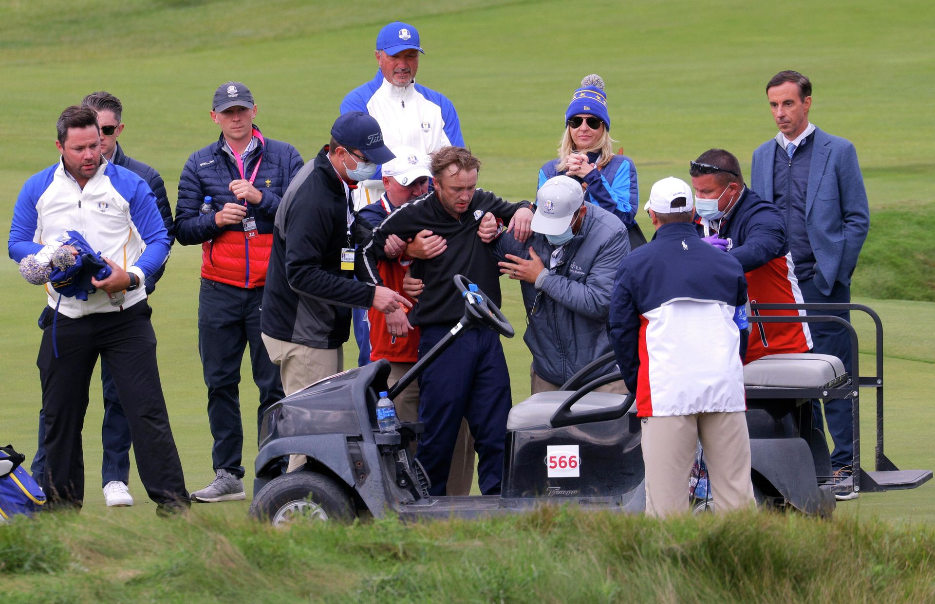 Golf - The 2020 Ryder Cup - Whistling Straits, Sheboygan, Wisconsin, U.S. - September 23, 2021 Actor Tom Felton receives medical attention during a practice round - Sputnik International, 1920, 24.09.2021