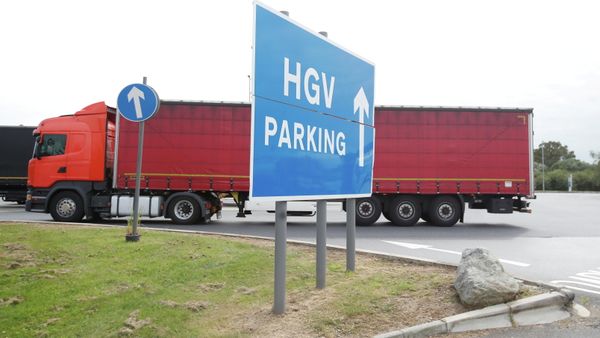 Lorries are seen at an HGV parking, at Cobham services on the M25 motorway, Cobham, Britain, August 31, 2021 - Sputnik International