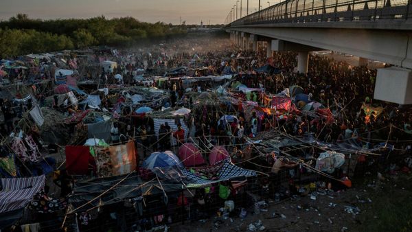 FILE PHOTO: Before and after images of migrant camp - Sputnik International