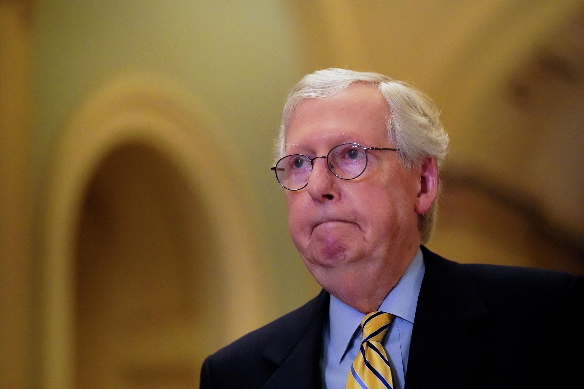 U.S. Senate Minority Leader Mitch McConnell (R-KY) reacts as he speaks to reporters following the weekly Senate lunch at the U.S. Capitol in Washington, D.C., U.S., September 21, 2021. REUTERS/Elizabeth Frantz - Sputnik International, 1920, 30.09.2021