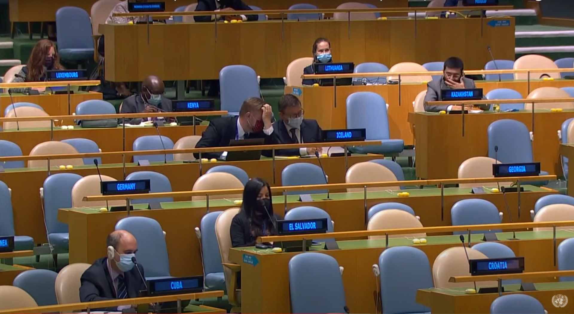 Screengrab of moment from Prime Minister Bennett's UN speech, showing a mostly empty auditorium at the UN building in New York. Screengrab of moment from Prime Minister Bennett's UN speech, showing a mostly empty auditorium at the UN building in New York. - Sputnik International, 1920, 27.09.2021
