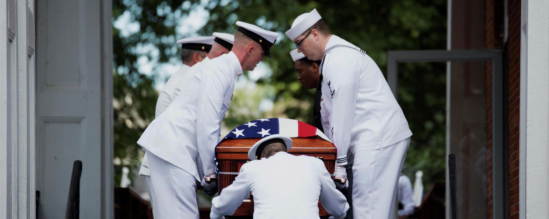Members of the military carry the remains of U.S. Navy Corpsman Max Soviak, one of 13 U.S. service members killed in the airport suicide bombing in Afghanistan's capital Kabul, as they are returned to his hometown of Berlin Heights, Ohio, U.S., September 8, 2021 Members of the military carry the remains of U.S. Navy Corpsman Max Soviak, one of 13 U.S. service members killed in the airport suicide bombing in Afghanistan's capital Kabul, as they are returned to his hometown of Berlin Heights, Ohio, U.S., September 8, 2021 - Sputnik International, 1920, 28.09.2021