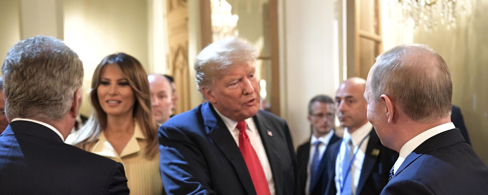 July 16, 2018. Russian President Vladimir Putin and US President Donald Trump, 2nd right, and US First Lady Melania Trump after the presidents' joint news conference following their meeting in Helsinki - Sputnik International, 1920, 28.09.2021
