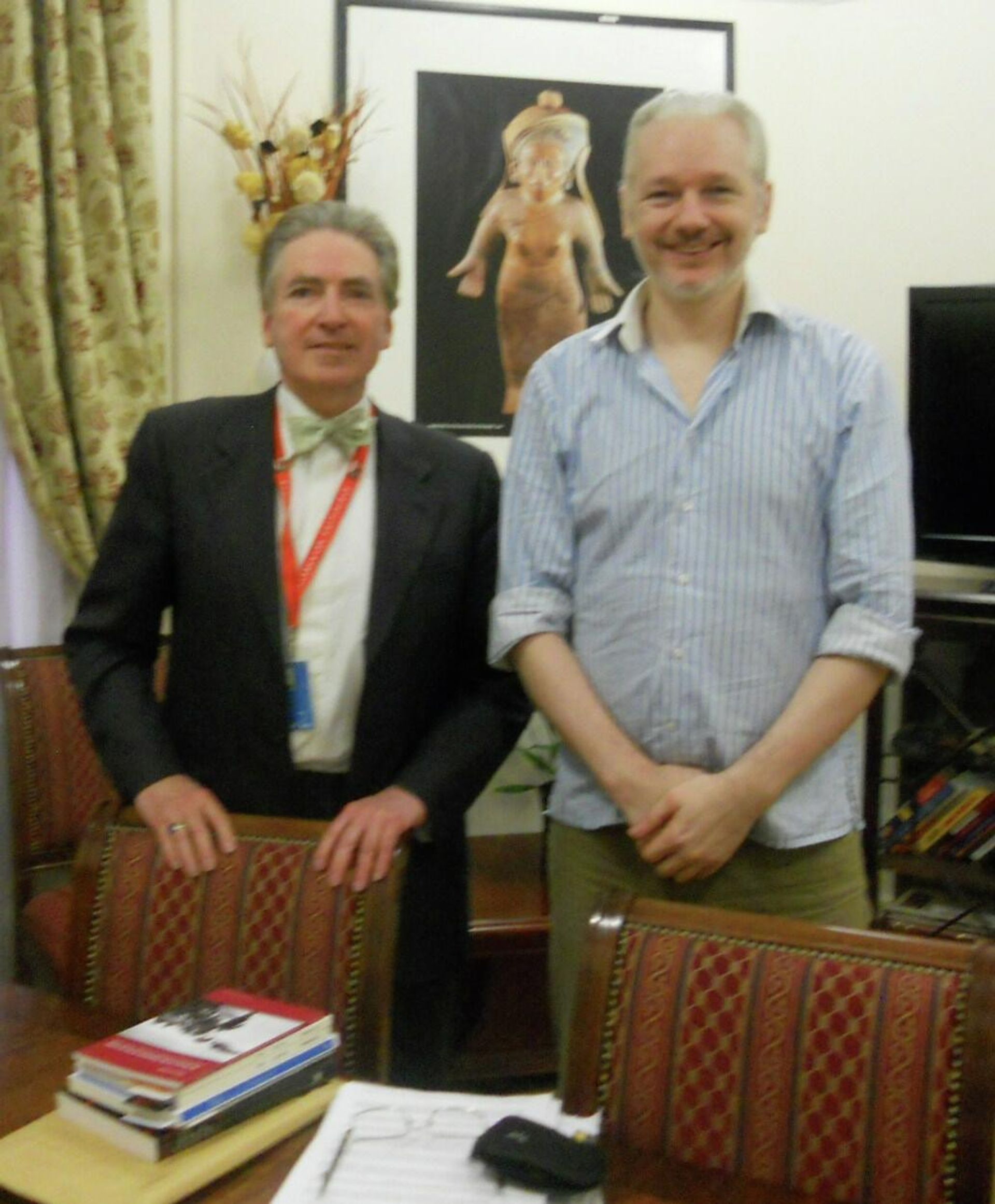 UN Independent Expert on the Promotion of a Democratic and Equitable International Order Alfred de Zayas with Julian Assange at the Ecuadorian Embassy in London in April 2015. UN Independent Expert on the Promotion of a Democratic and Equitable International Order Alfred de Zayas with Julian Assange at the Ecuadorian Embassy in London in April 2015. - Sputnik International, 1920, 21.02.2024