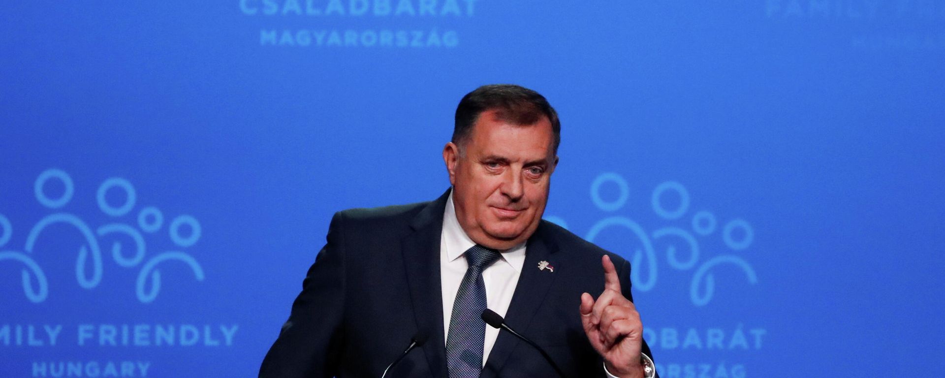 Member of Bosnia and Herzegovina's Presidency Milorad Dodik gestures as he speaks during the Budapest Demographic Summit in Budapest, Hungary, September 23, 2021. Member of Bosnia and Herzegovina's Presidency Milorad Dodik gestures as he speaks during the Budapest Demographic Summit in Budapest, Hungary, September 23, 2021. - Sputnik International, 1920, 28.09.2021
