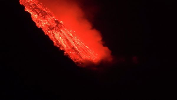 Lava flows into the sea, as seen from Tijarafe, following the eruption of a volcano on the Canary Island of La Palma, Spain, September 29, 2021 - Sputnik International