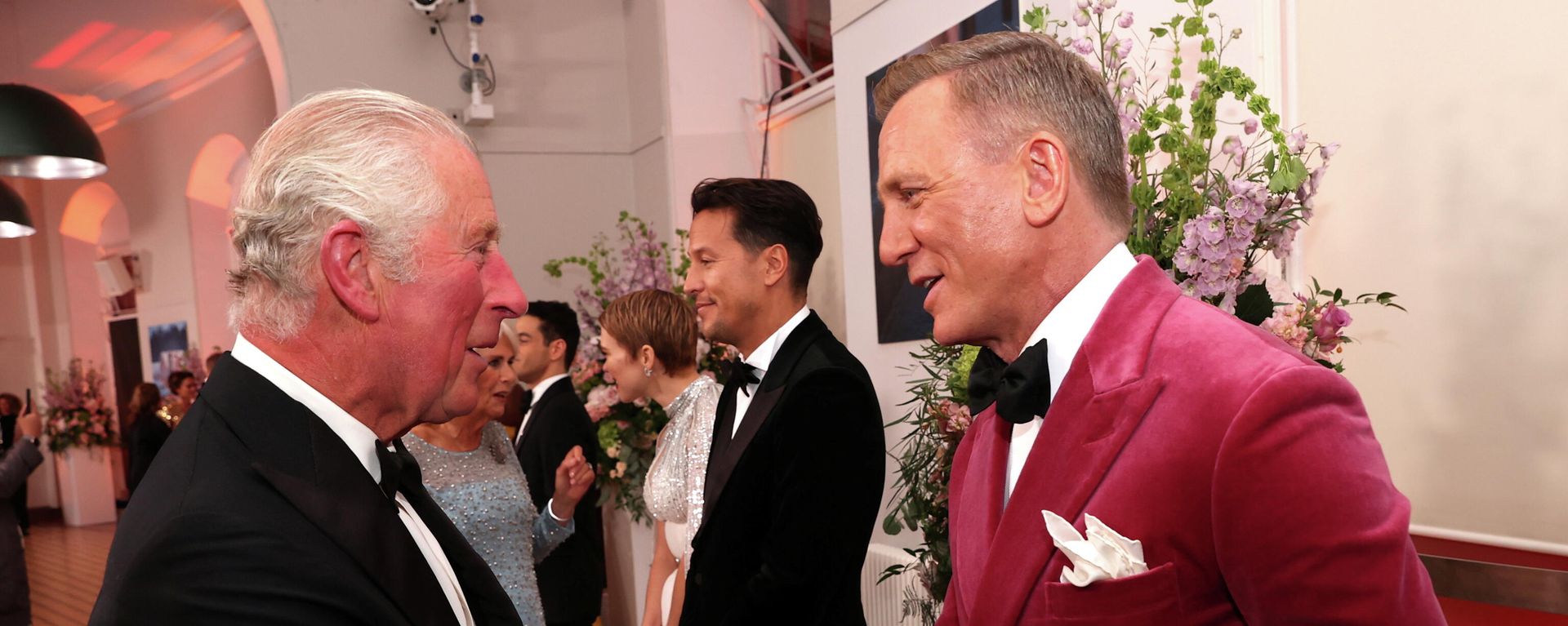 Britain's Prince Charles speaks with actor Daniel Craig at the world premiere of the new James Bond film No Time To Die at the Royal Albert Hall in London, Britain, September 28, 2021. Britain's Prince Charles speaks with actor Daniel Craig at the world premiere of the new James Bond film No Time To Die at the Royal Albert Hall in London, Britain, September 28, 2021. - Sputnik International, 1920, 29.09.2021
