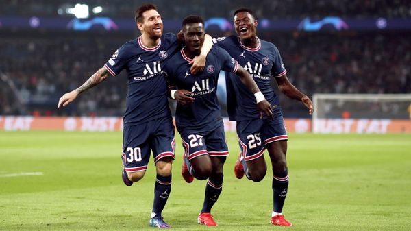 Soccer Football - Champions League - Group A - Paris St Germain v Manchester City - Parc des Princes, Paris, France - September 28, 2021 Paris St Germain's Idrissa Gueye celebrates scoring their first goal with Lionel Messi and Nuno Mendes Soccer Football - Champions League - Group A - Paris St Germain v Manchester City - Parc des Princes, Paris, France - September 28, 2021 Paris St Germain's Idrissa Gueye celebrates scoring their first goal with Lionel Messi and Nuno Mendes - Sputnik International