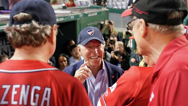 US President Joe Biden speaks with members of the Republicans team as he attends the annual Congressional Baseball Game at Nationals Park in Washington, US, September 29, 2021 - Sputnik International