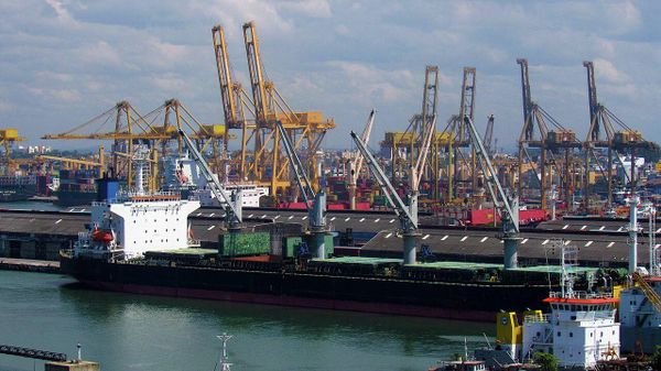 Ships and gantry cranes at the Colombo Harbour, Sri Lanka - Sputnik International