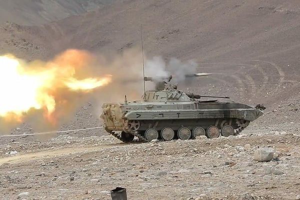 The Indian Army carries out live fire exercises in Ladakh in September 2021. - Sputnik International