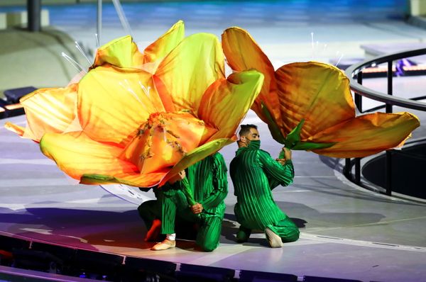 Dubai opened its extravagant Expo 2020 with a flashy ceremony boasting fireworks and light displays as it attempts to woo the world despite the pandemic. - Sputnik International
