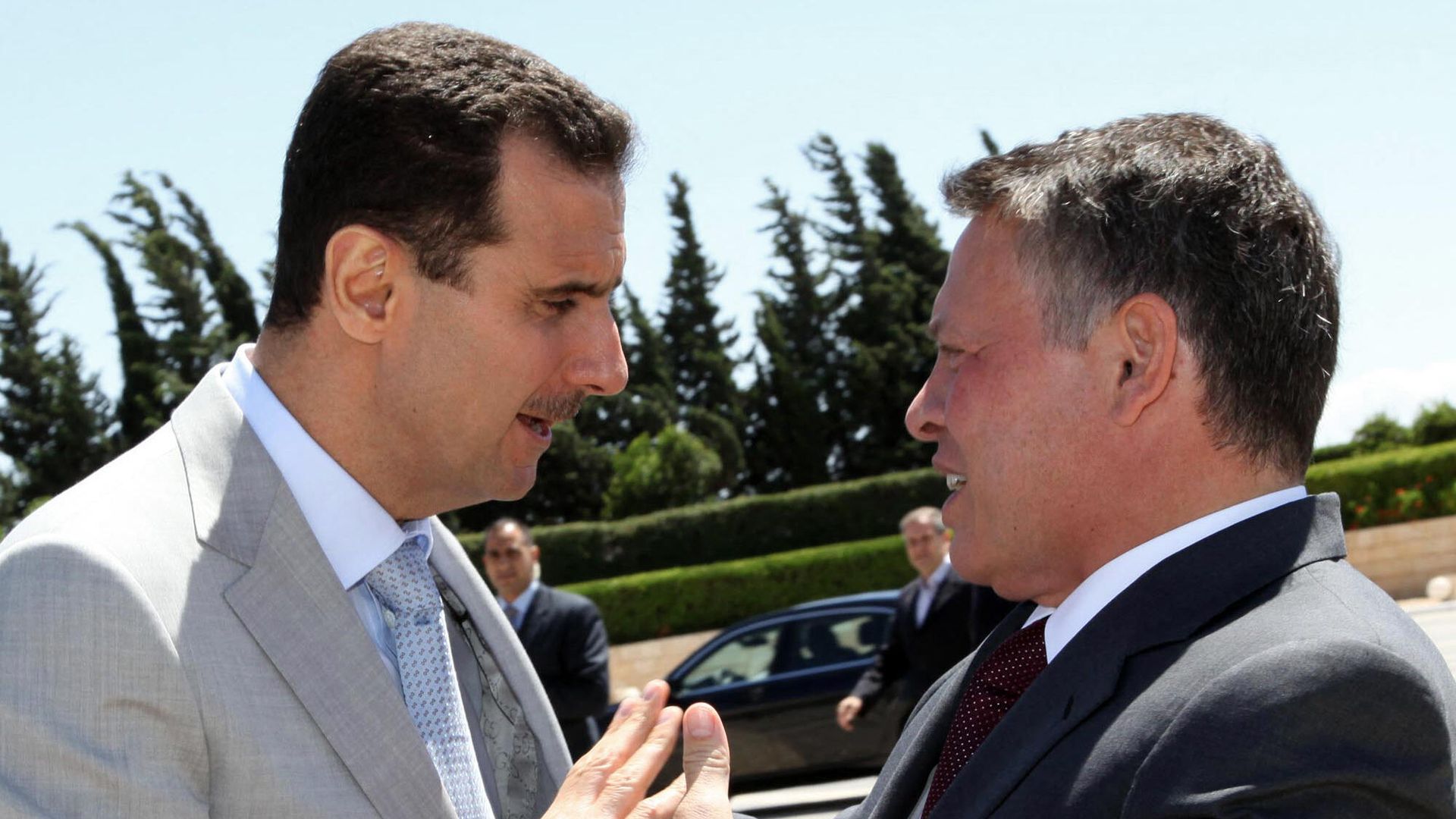 A handout picture released by Jordanian Royal Palace shows Syrian President Bashar al-Assad (L) welcoming King Abdullah II of Jordan in Damascus on June 24, 2010 A handout picture released by Jordanian Royal Palace shows Syrian President Bashar al-Assad (L) welcoming King Abdullah II of Jordan in Damascus on June 24, 2010 - Sputnik International, 1920, 04.10.2021