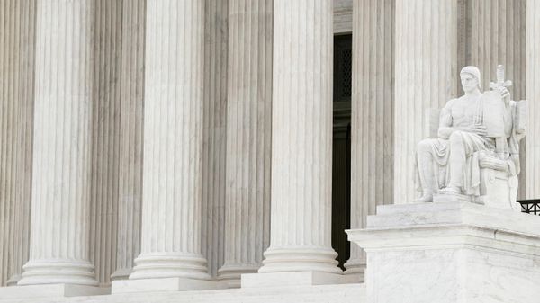 The Authority of Law statue is pictured outside the U.S. Supreme Court building as rulings are expected to be released today in Washington, D.C., U.S. June 25, 2021 - Sputnik International