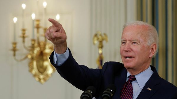U.S. President Joe Biden delivers remarks on the U.S. debt ceiling from the State Dining Room of the White House in Washington, U.S. October 4, 2021. REUTERS/Jonathan Ernst - Sputnik International