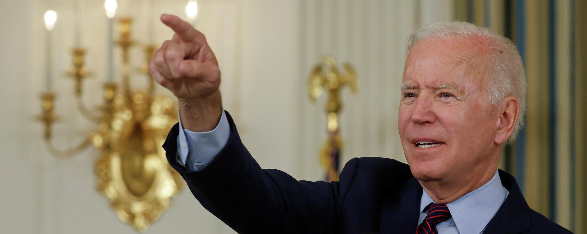 U.S. President Joe Biden delivers remarks on the U.S. debt ceiling from the State Dining Room of the White House in Washington, U.S. October 4, 2021. REUTERS/Jonathan Ernst - Sputnik International, 1920, 27.10.2021