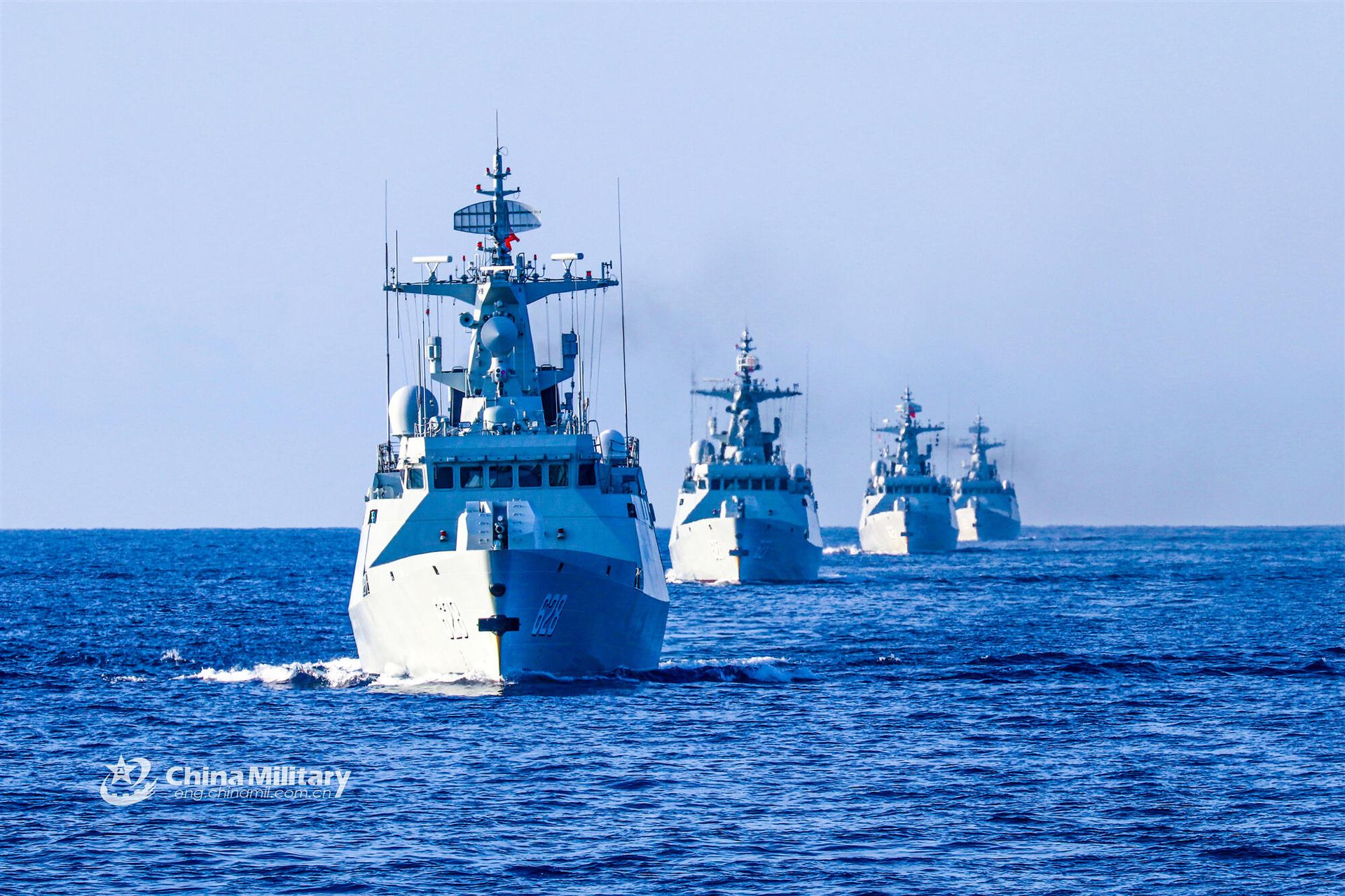The frigate Enshi (Hull 627), Yongzhou (Hull 628), Bazhong (Hull 625), and Wuzhou (Hull 626) steam in formation during a 9-day maritime training exercise in waters of the South China Sea in late November, 2020. They are attached to a frigate flotilla of the navy under the PLA Southern Theater Command. The frigate Enshi (Hull 627), Yongzhou (Hull 628), Bazhong (Hull 625), and Wuzhou (Hull 626) steam in formation during a 9-day maritime training exercise in waters of the South China Sea in late November, 2020. They are attached to a frigate flotilla of the navy under the PLA Southern Theater Command. - Sputnik International, 1920, 28.02.2022