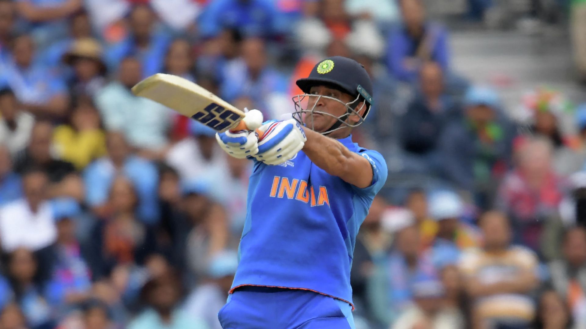 India's Mahendra Singh Dhoni plays a shot during the 2019 Cricket World Cup first semi-final between New Zealand and India at Old Trafford in Manchester, northwest England, on July 10, 2019 India's Mahendra Singh Dhoni plays a shot during the 2019 Cricket World Cup first semi-final between New Zealand and India at Old Trafford in Manchester, northwest England, on July 10, 2019 - Sputnik International, 1920, 05.10.2021
