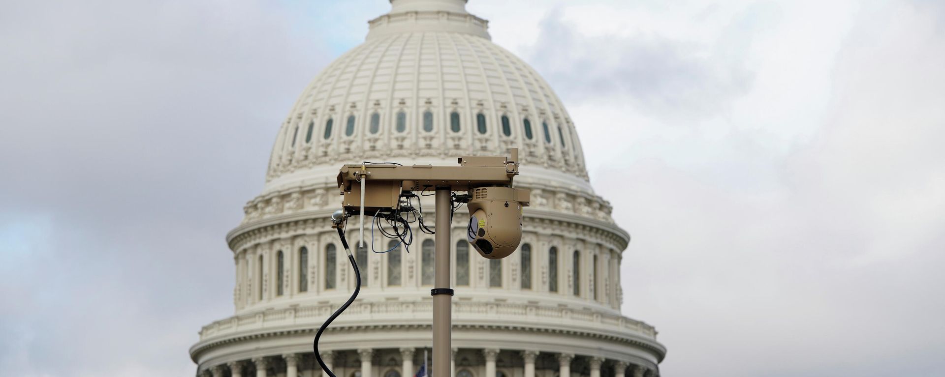 A security camera is seen at the U.S. Capitol as Senate Democrats and Republicans sought to reach an agreement on to avert a debt crisis in Washington, U.S., October 7, 2021. - Sputnik International, 1920, 08.10.2021
